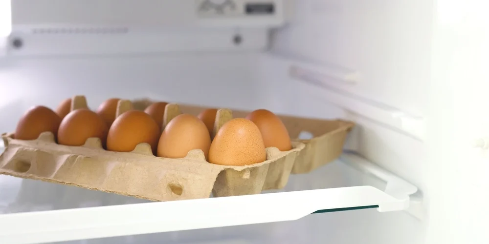 Følger du det gode råd? Æg holder sig længere, hvis de placeres et særligt sted i køleskabet