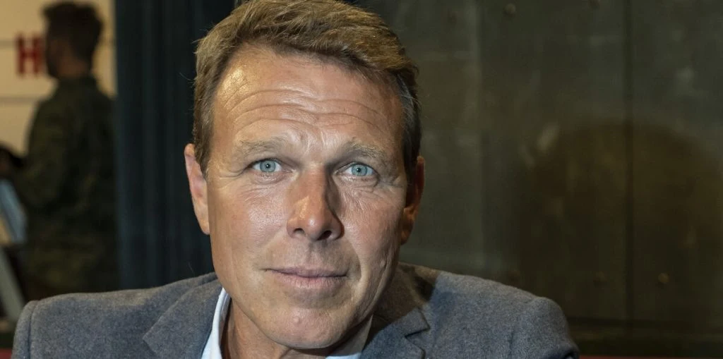 Rygterne har svirret: Nu tager Mikkel Beha Erichsen bladet fra munden