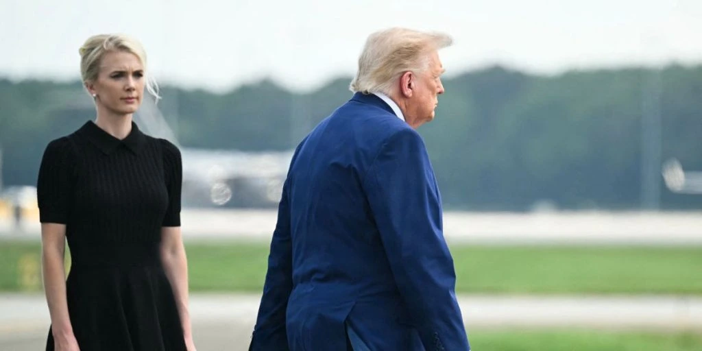 Trump og assistent Natalie Harper