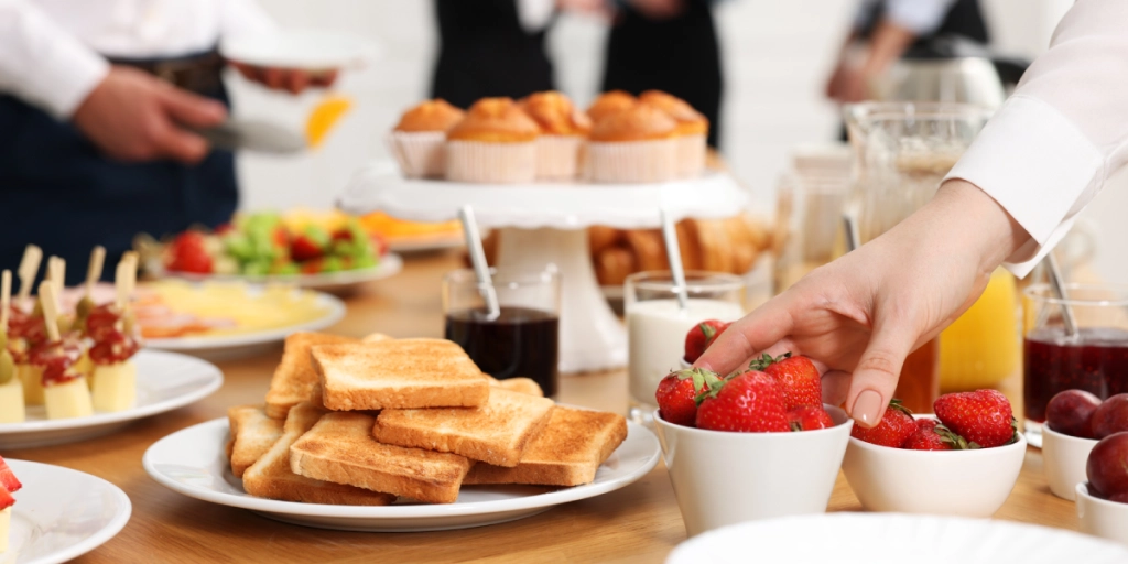 Hotellfrukost