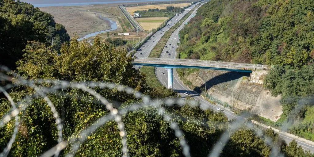 Barbed wire border north south korea