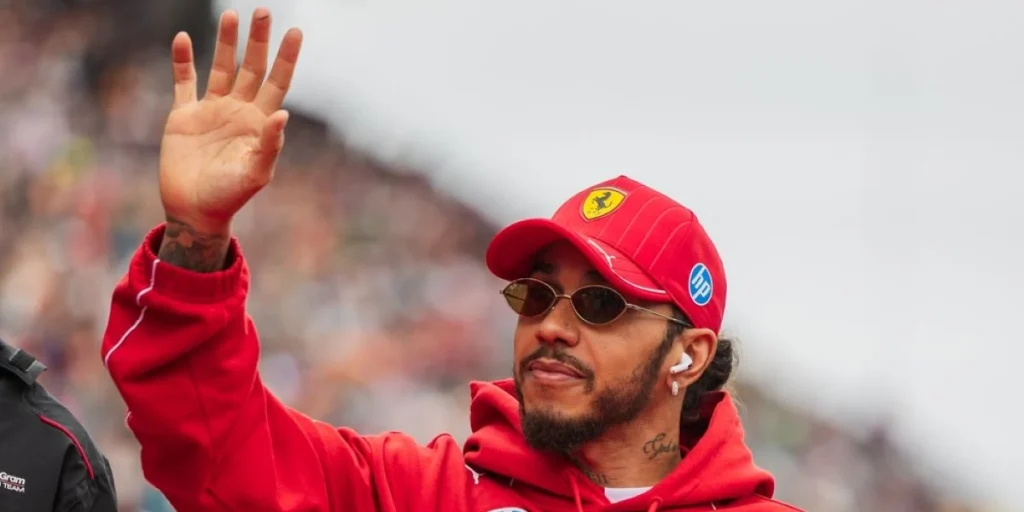 Sagde han virkelig det: Lewis Hamilton sender stikpille til Mercedes