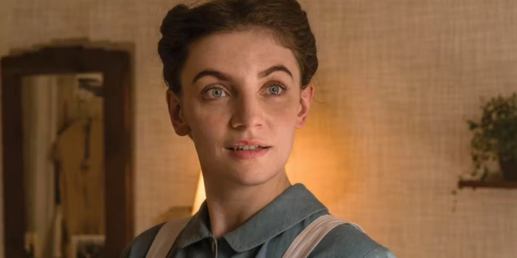 Første billede: Molly Egelind er forvandlet til Linse Kessler i ny dansk storfilm