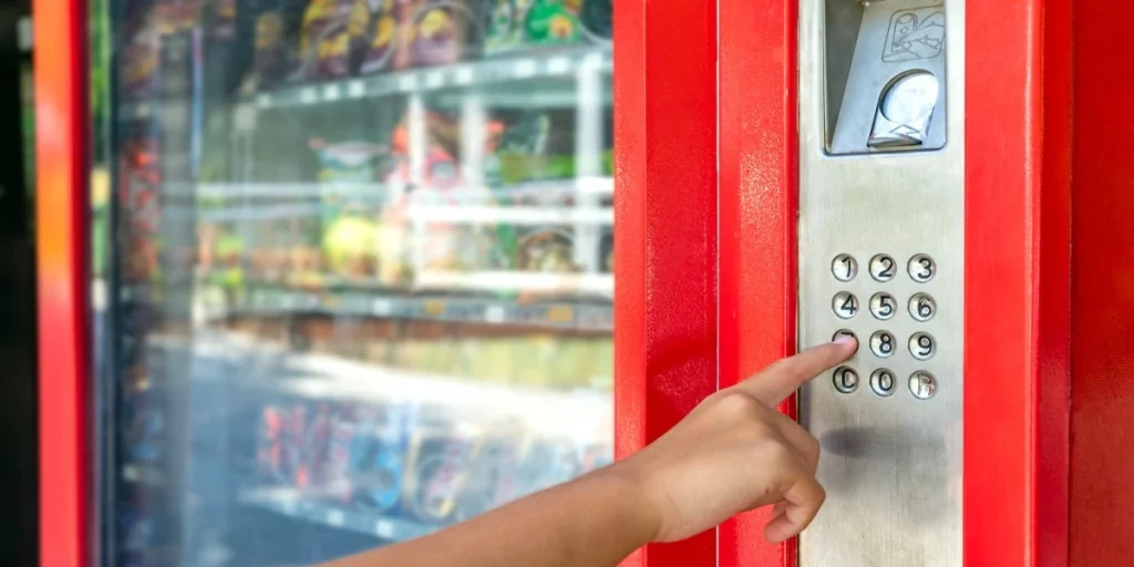 Vending machine, automat