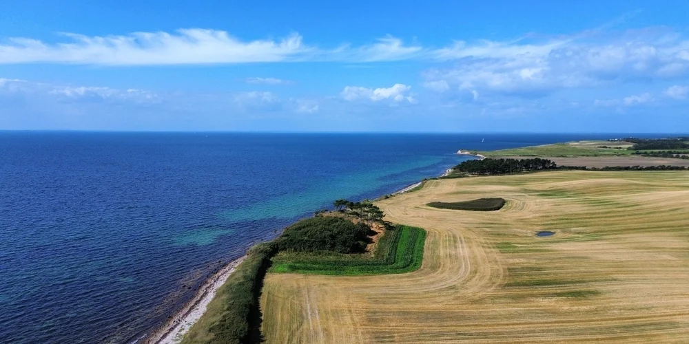dronebillede af Samsø kyst