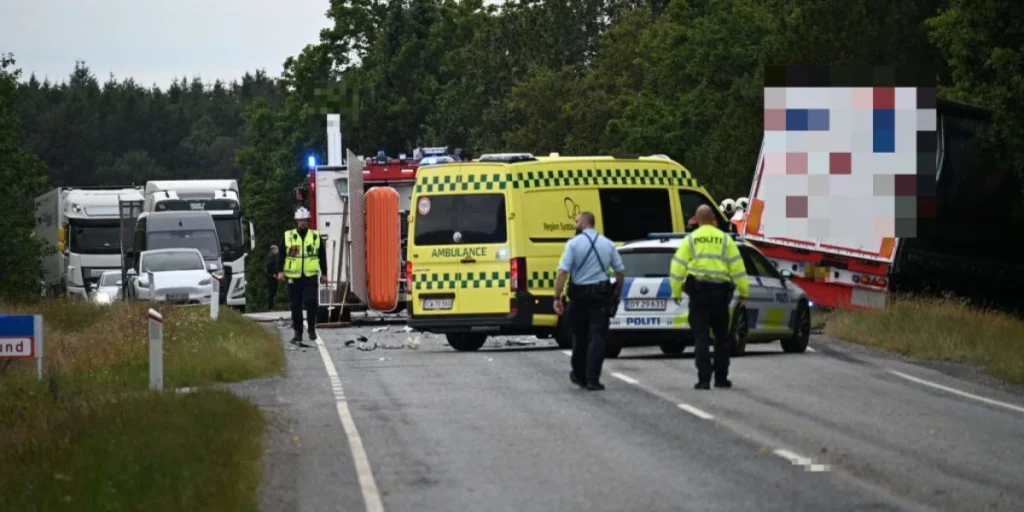 Frontalsammenstød med lastbil: 18-årig dræbt i voldsomt trafikuheld