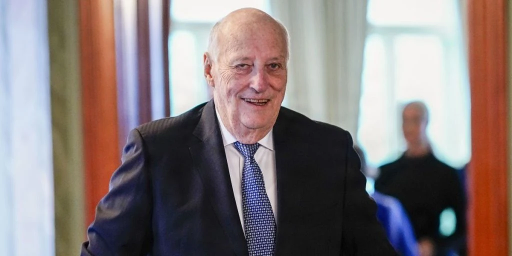 Private billeder af kong Harald er blevet delt: Én detalje vækker opsigt