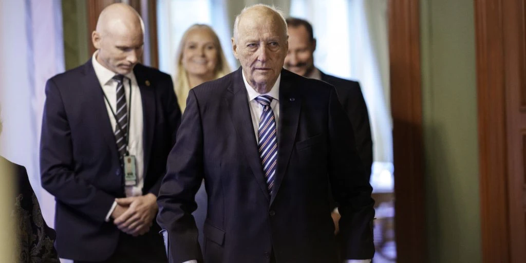 Efter alvorlig melding om Kong Haralds tilstand: Nu reagerer Norges statsminister