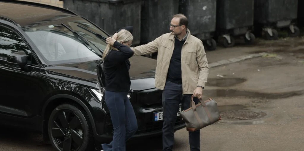 Midt i familiens svære tid: Nyt billede af kronprins Haakon og Mette-Marit har set dagens lys
