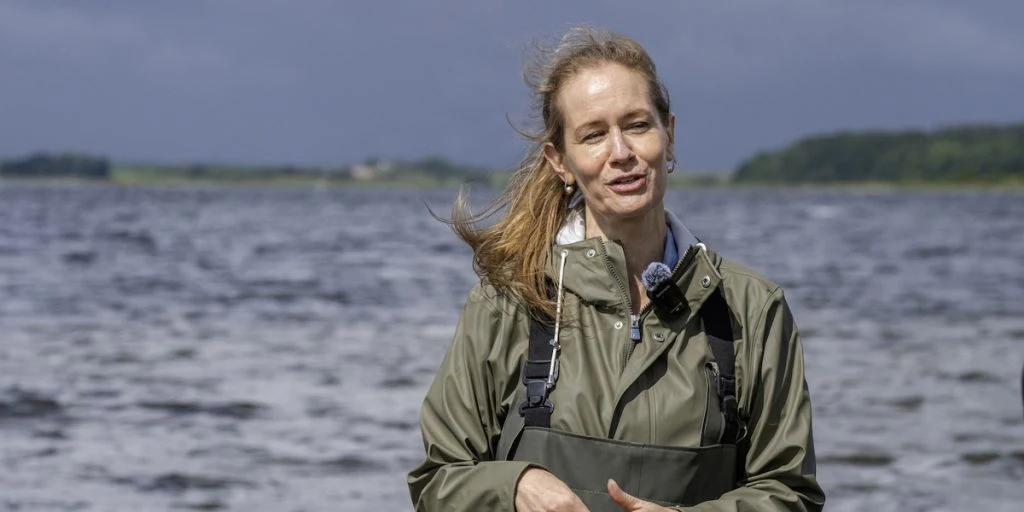 Minister endt i modvind: Nægter at fjerne sit ukorrekte opslag