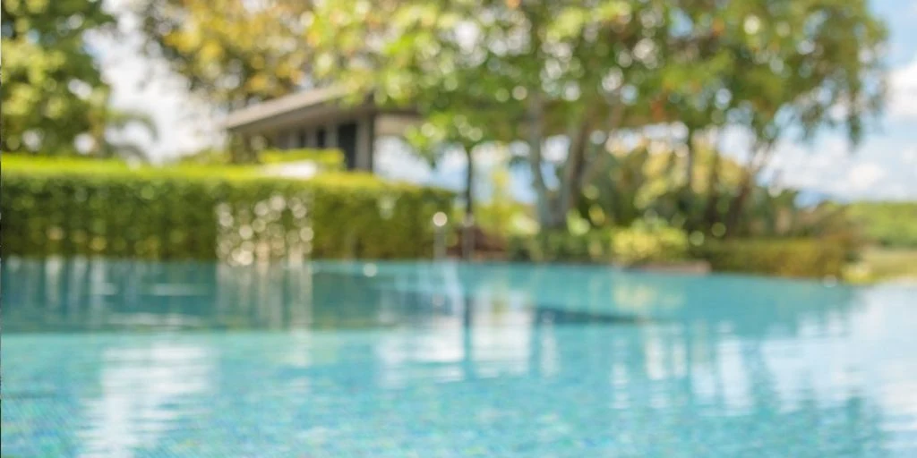 swimming pool blur