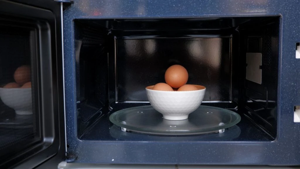 Eggs microwave oven