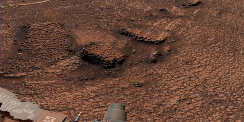 A close-up of the polygon fractures discovered by NASA’s Curiosity Mars rover highlights their honeycomb-like textures
