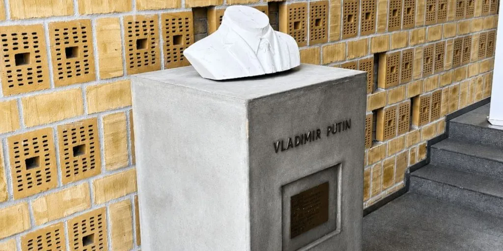 Vladimir Putin headless bust
