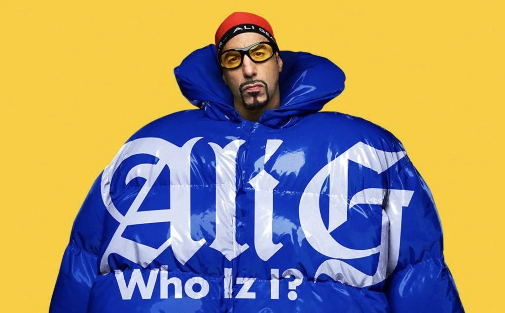 Ali G tager pis på USA i første trailer til ‘Ali G: Who Iz I?’