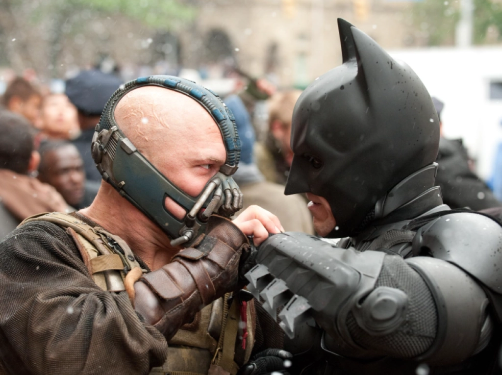 Tom Hardy genopliver Bane-stemmen 14 år efter “The Dark Knight Rises”