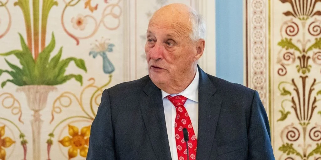 Mystiske billeder af kong Harald spreder sig: Skal forestille hans sidste øjeblik