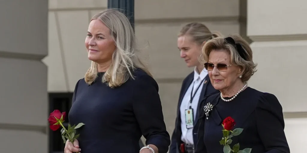 Kong Harald V er død, Dronning Sonja, Kong Harald