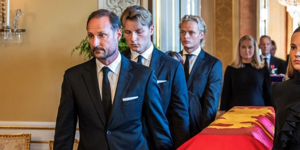 Efter massiv kritik: Kong Haakon sender nu et tydeligt signal om Marius Høiby