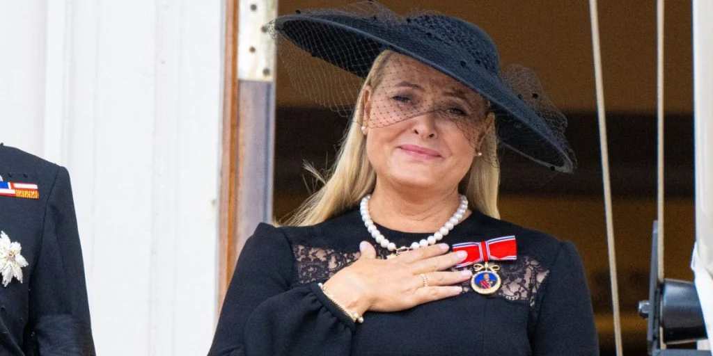 Efter et svært år: Nu vender det for dronning Mette-Marit