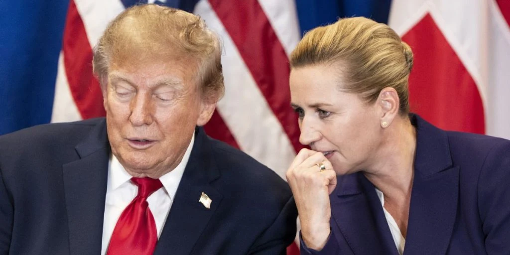 Mette Frederiksen modtog unik gave fra Trump: En særlig detalje skaber nu opsigt