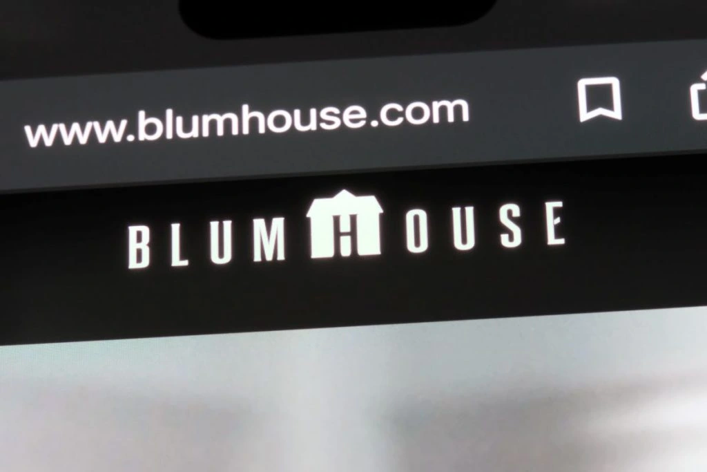 Blumhouse sender to moderne scream queens ud i nyt mareridt: Denne gang er der ingen nem vej hjem