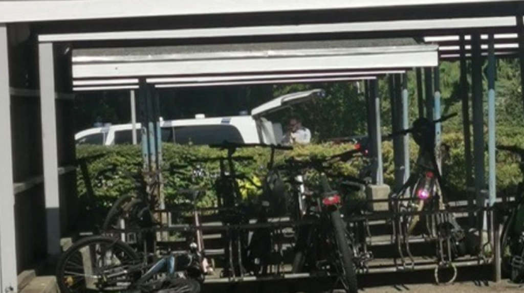 Elever evakueret efter sprængning ved skole: Her er alt, vi ved