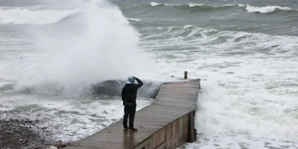 Høststorm, efterår storm, vind, bølger, uvær, dårlig vejr, hav, bølger, bad weather, autumn storm, windy