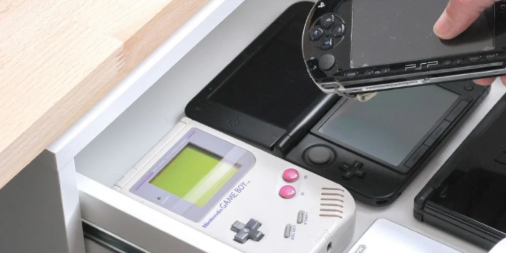 Game Boy, spillekonsol, Play Station, PSP, gammel elektronikk, old electronics