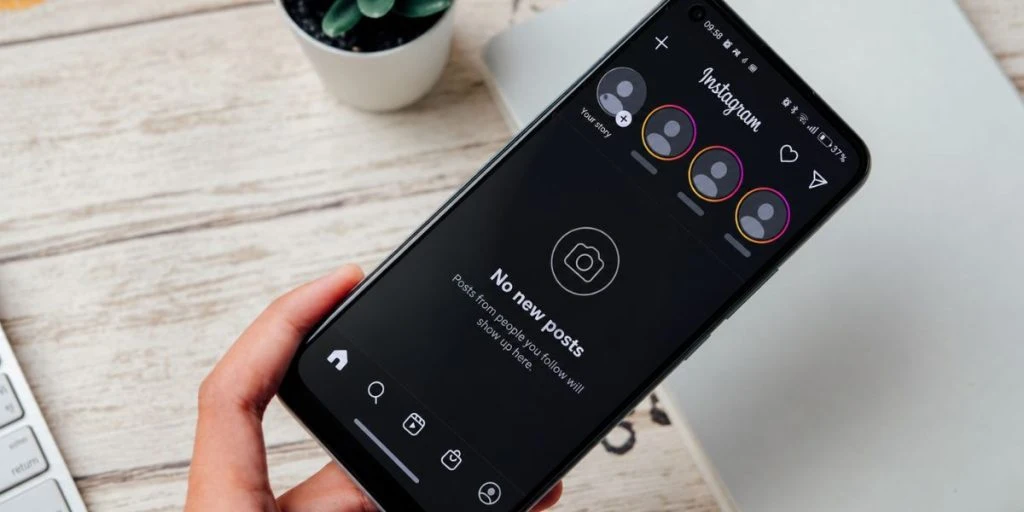 Smartphone Instagram No New Posts