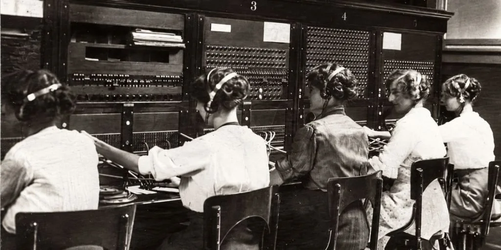 Telephone operators 1920s