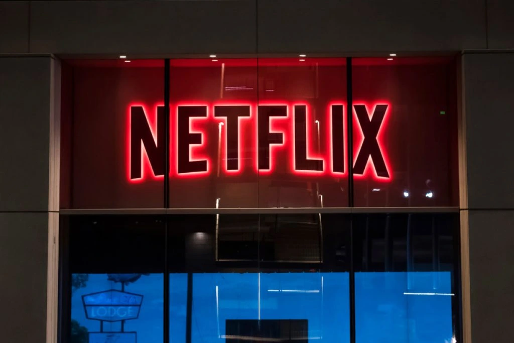 En af de største anime-film nogensinde er landet på Netflix i Danmark