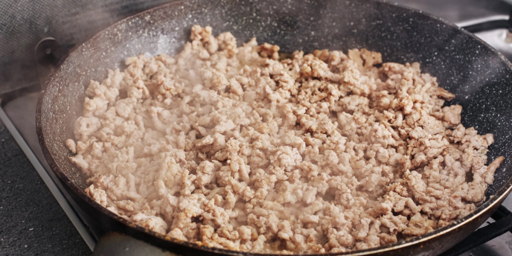 Köttfärs i stekpannan