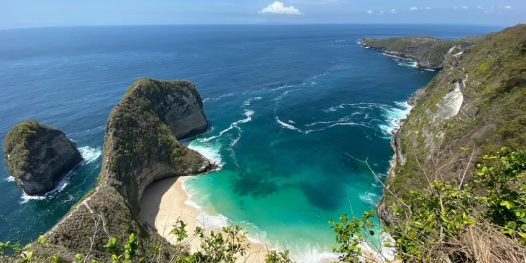 Kelingking,Beach,At,Nusa,Penida,,Bali