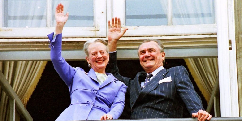 60 år efter: Dronning Margrethe og prins Henrik hyldes i udlandet