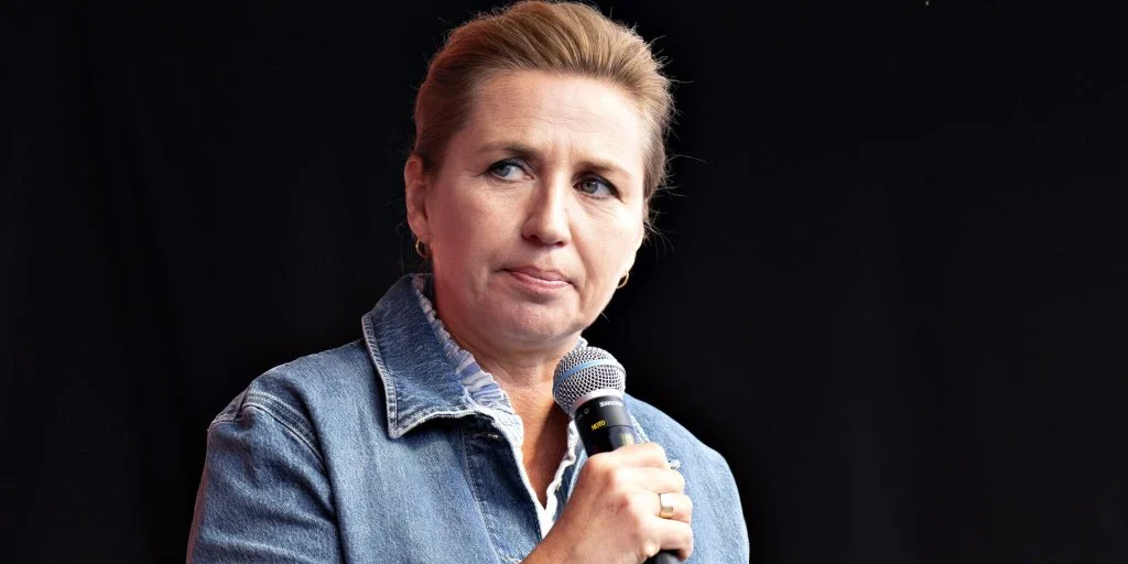 Mette Frederiksen deler trist nyt om sin far: “Du er ramt af kræft”