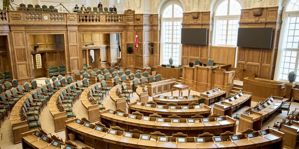 Chokmelding fra regeringen: Minister stopper med øjeblikkelig virkning