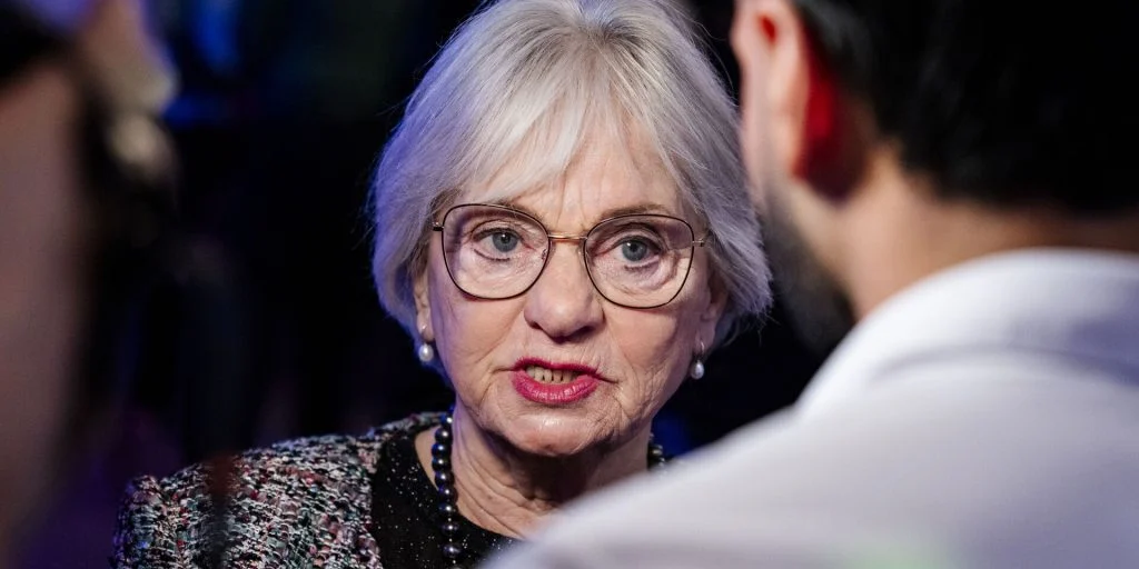 Pia Kjærsgaard raser over ny dansk landsholdstrøje: “Er det rædsel for at vise vores nationalitet?”