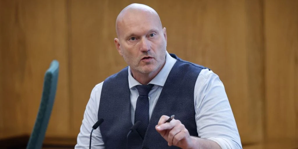 Lars Boje vækker vrede på Christiansborg: “Decideret klamt”