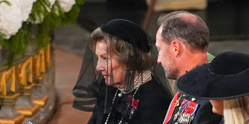 Kong Harald V er død: Gravferdsdag, Dronning Sonja, Kong Harald