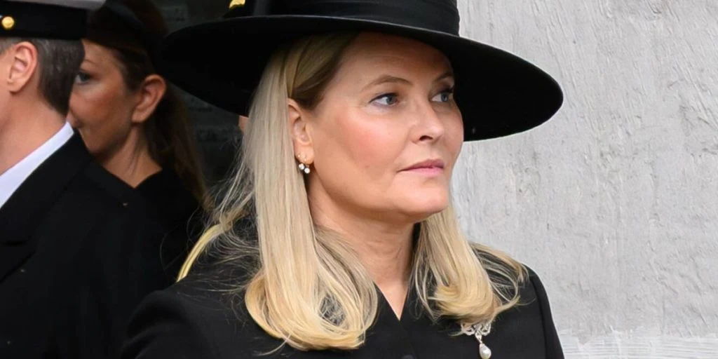Efter alvorlig operation: Nu bryder Mette-Marit tavsheden