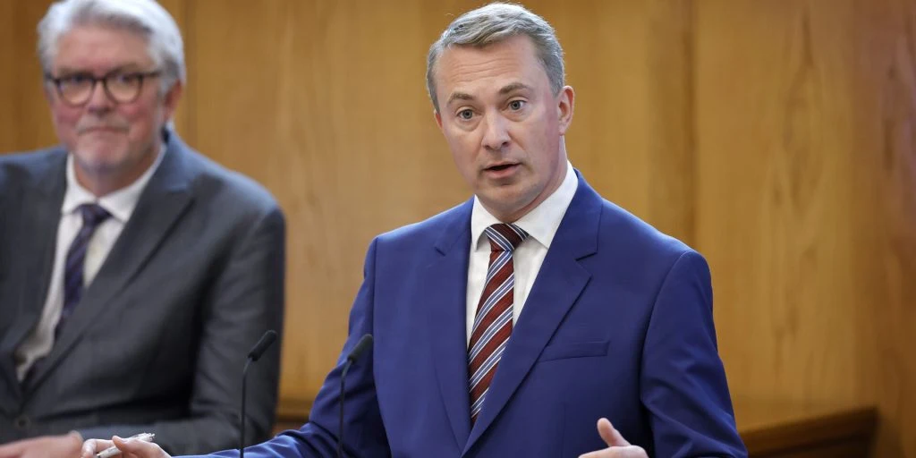 Dansk Folkeparti stormer frem i ny måling: Venstre får historisk dårligt nyt