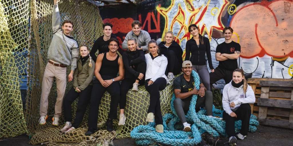 Norges tøffeste, sesong 7, 2026, ÅRETS DELTAKERE: (f.v.) Sivert Gimmestad, Erika Hageberg, Matas Nartis, Danis Bajrovic, Sindre Grøv Svensen, Malin Løvaas, Anniken Løvaas, Tora Jørnsdatter Sørensen, Hanna Maroofi, Birk Harald Næss Kroken og Lea Uthus er klare for å kjempe om å bli «Norges tøffeste».
