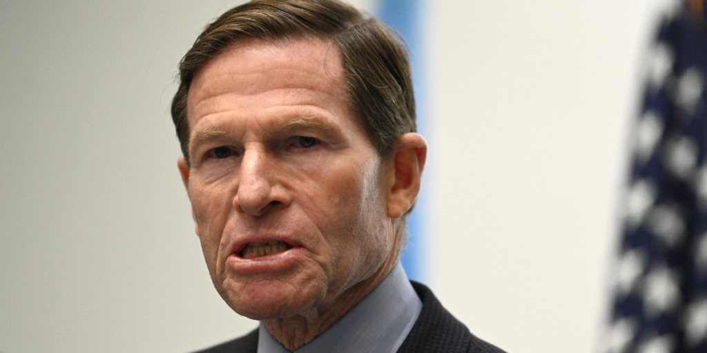 Senator warns Russian diesel ship bound for US to ‘turn around while there is still time’