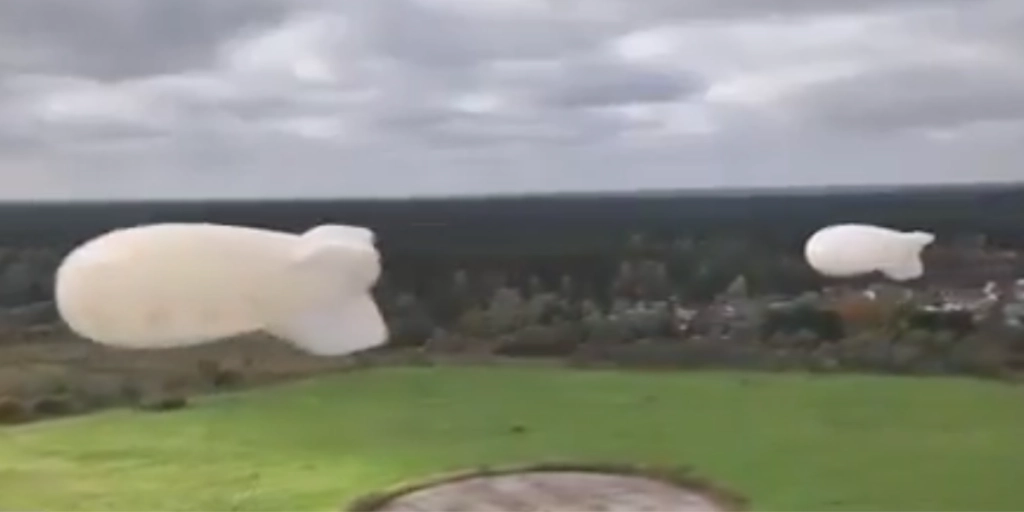 Barrage balloons, Russia, drones