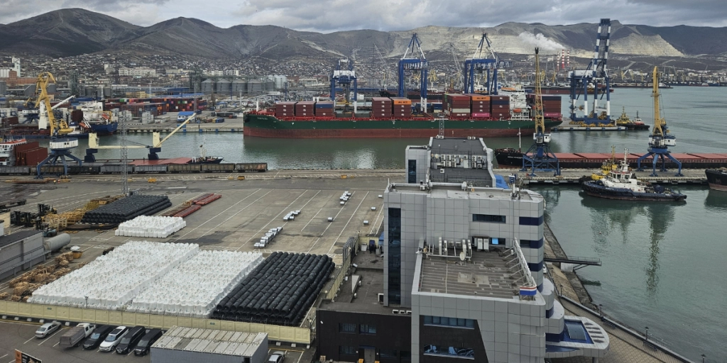 Novorossiysk, Russia:, port, cargo, Black Sea