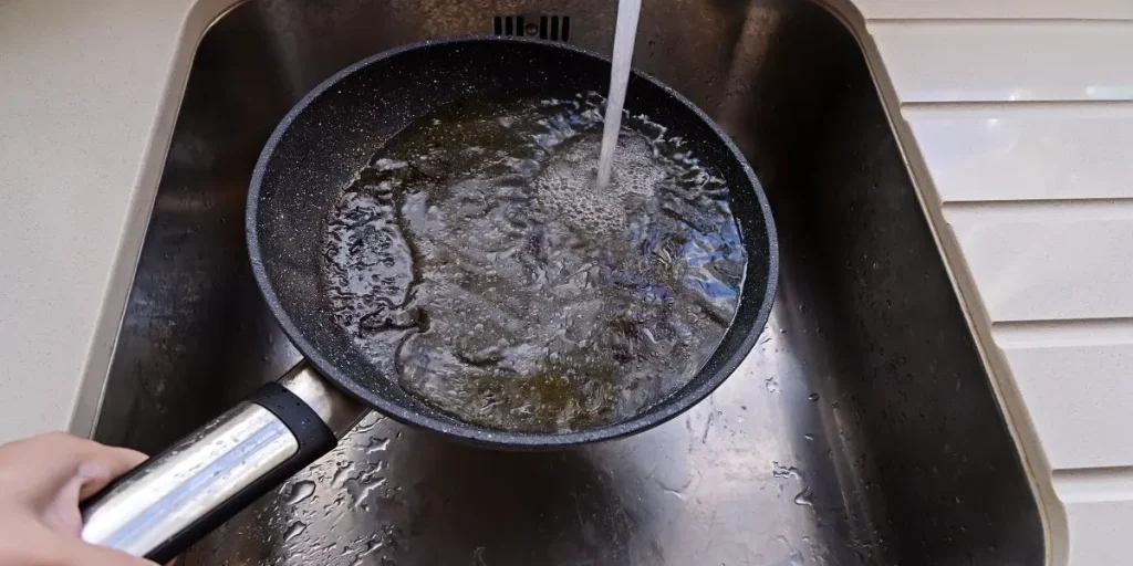 Dirty pan, cleaning