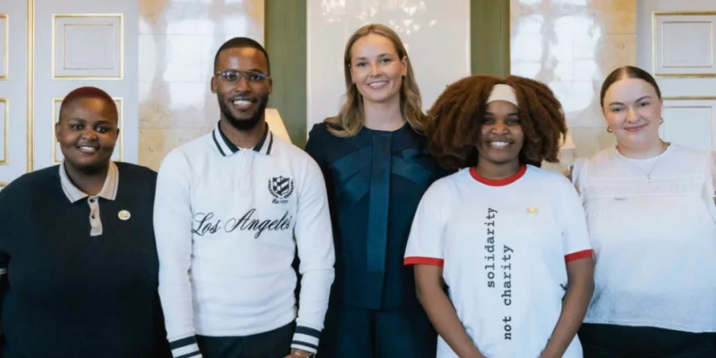 Representanter for Operasjon Dagsverk, Studentenes og Akademikernes Internasjonale Hjelpefond (SAIH), Norsk Folkehjelp Solidaritetsungdom og den sørafrikanske studentorganisasjonen Equal Education kom til Slottet og orienterte Kronprinsessen om årets prosjekt.
