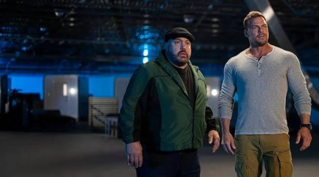 Kritikerne holdt tommelfingeren nedad - men Reacher-stjernen Alan Ritchsons nye film er alligevel et hit på Prime Video
