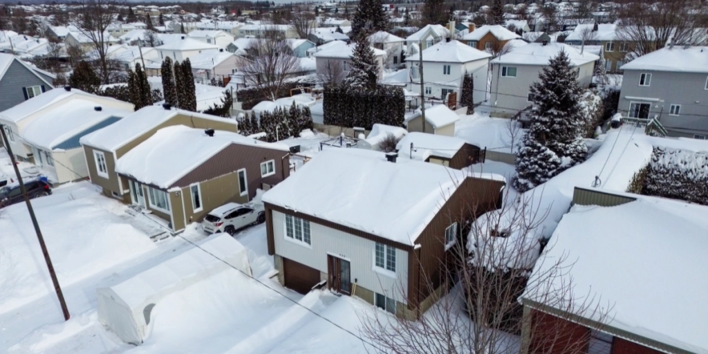 Villakvarter vinter med snö
